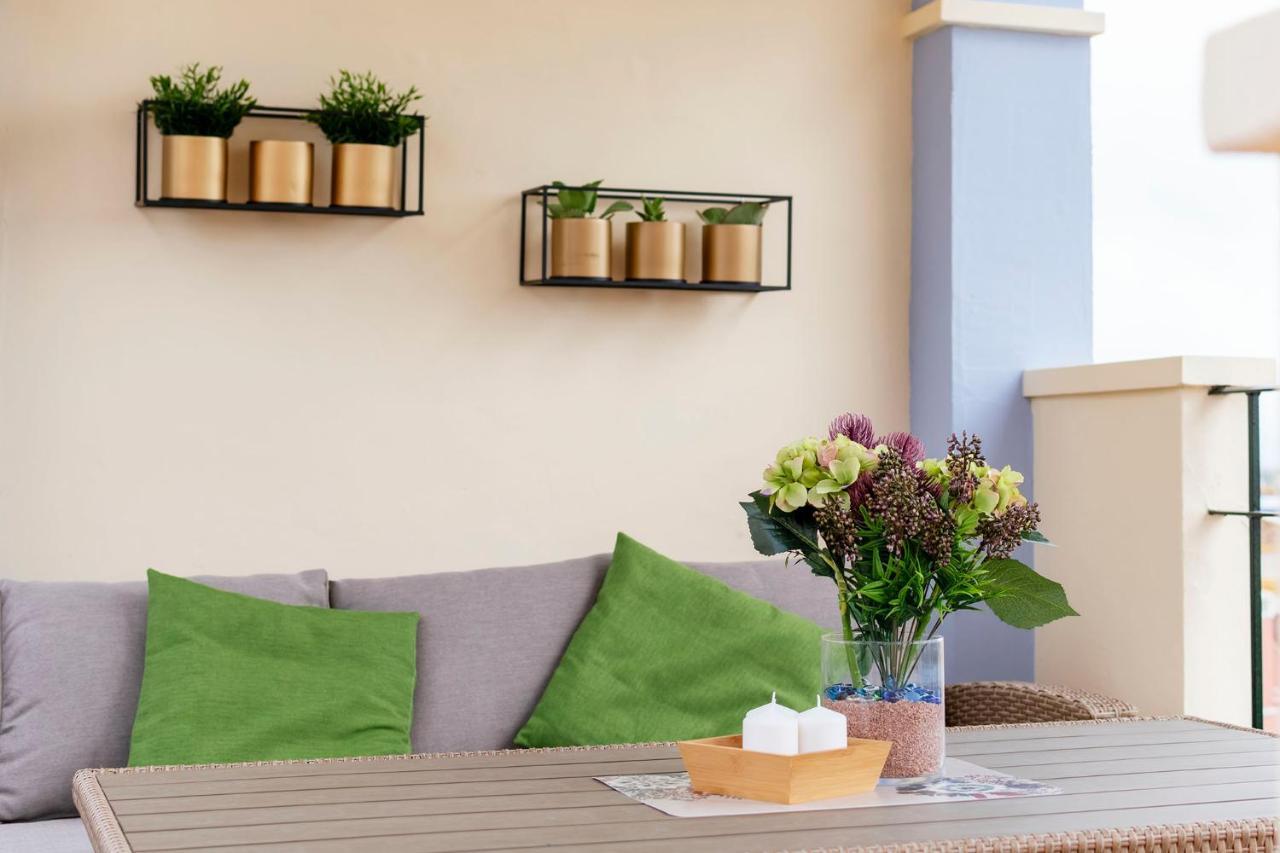 Atico Con Terraza-Solarium Y Piscina 4-6 Personas Wifi A/C Apartment Roda Bagian luar foto