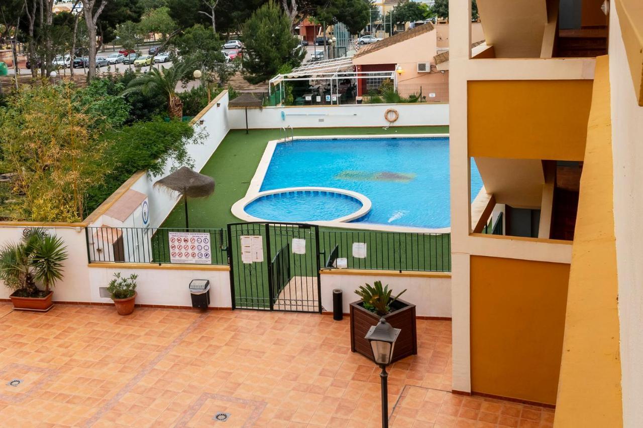 Atico Con Terraza-Solarium Y Piscina 4-6 Personas Wifi A/C Apartment Roda Bagian luar foto